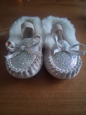Kelly & Katie Sparkle Bow Faux-Fur Lined Moccasins - Light Pink